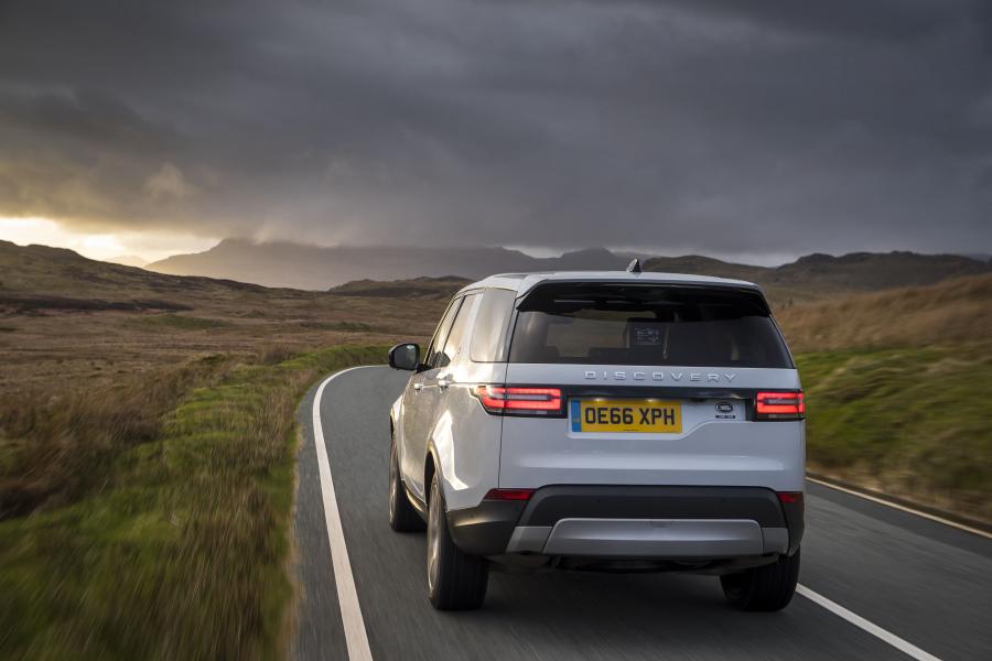  Land Rover Discovery HSE Td6 2017 года  (UK) (фото 19 из 40)